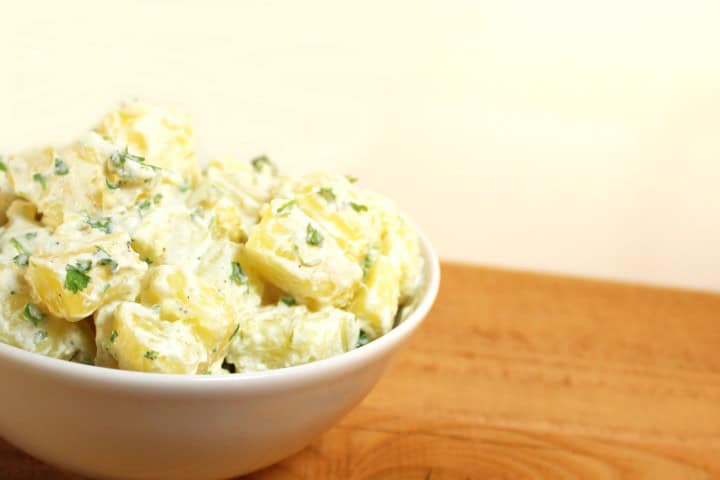 Aardappelsalade met Griekse yoghurt en limoen