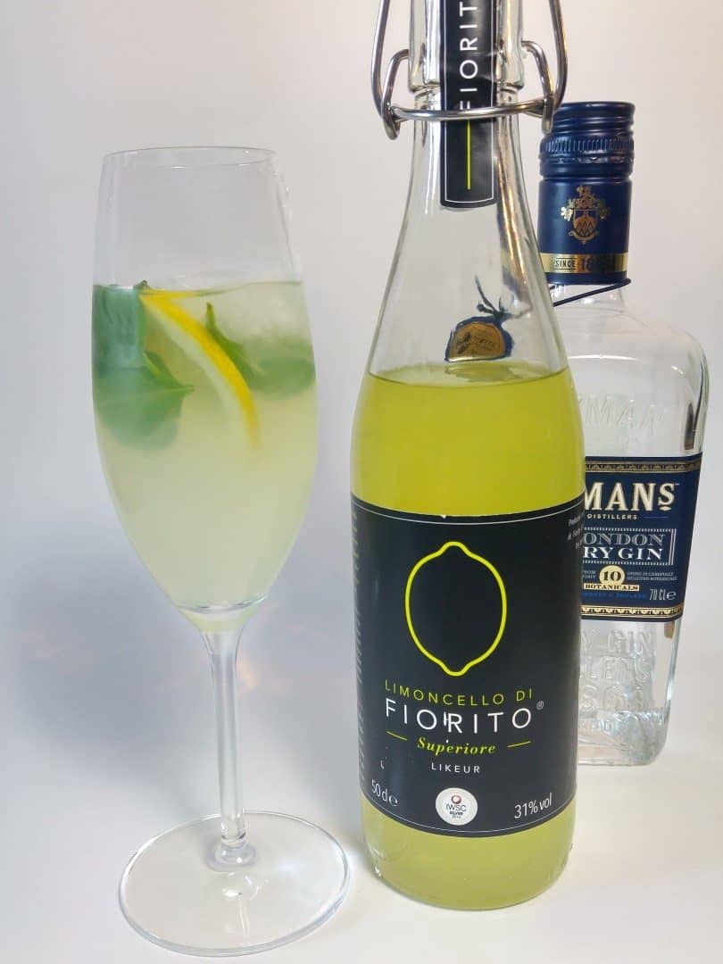 Fiorito Limoncello & Gin Cocktail met verse basilicum
