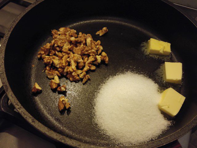 Gekarameliseerde walnoten met zeezout (1)