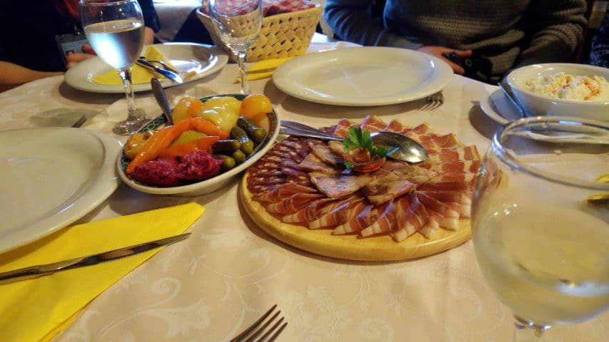 Een 'lichte lunch' at Grešna Gorica, Zagorje Kroatië