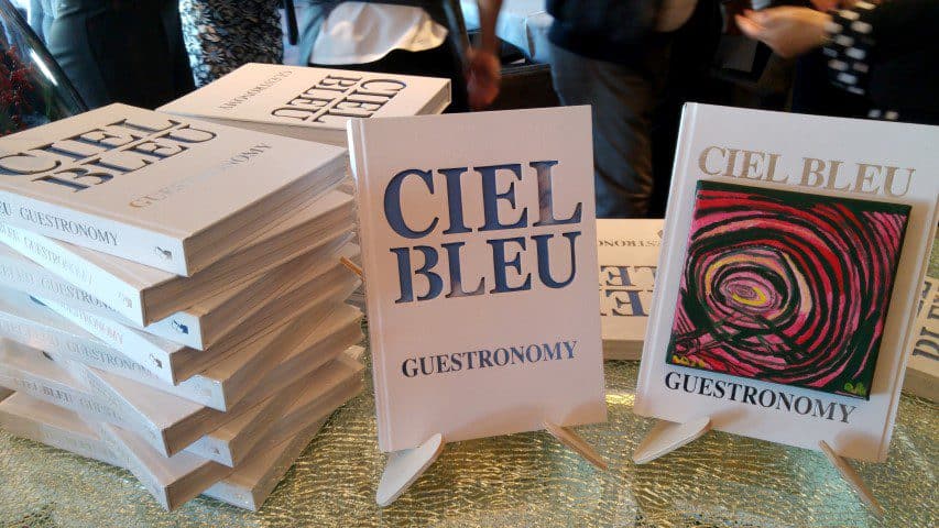 Guestronomy is alweer het tweede boek van chefs Onno Kokmeijer, Arjan Speelman en gastheer Pasquinel Kolk.