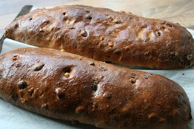 Gevuld paasbrood - Paasbroodhaantjes - Paasbrood maken - Een overzicht van Nederlandse foodbloggers!