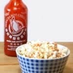 Sriracha popcorn - popcorn met een kick!