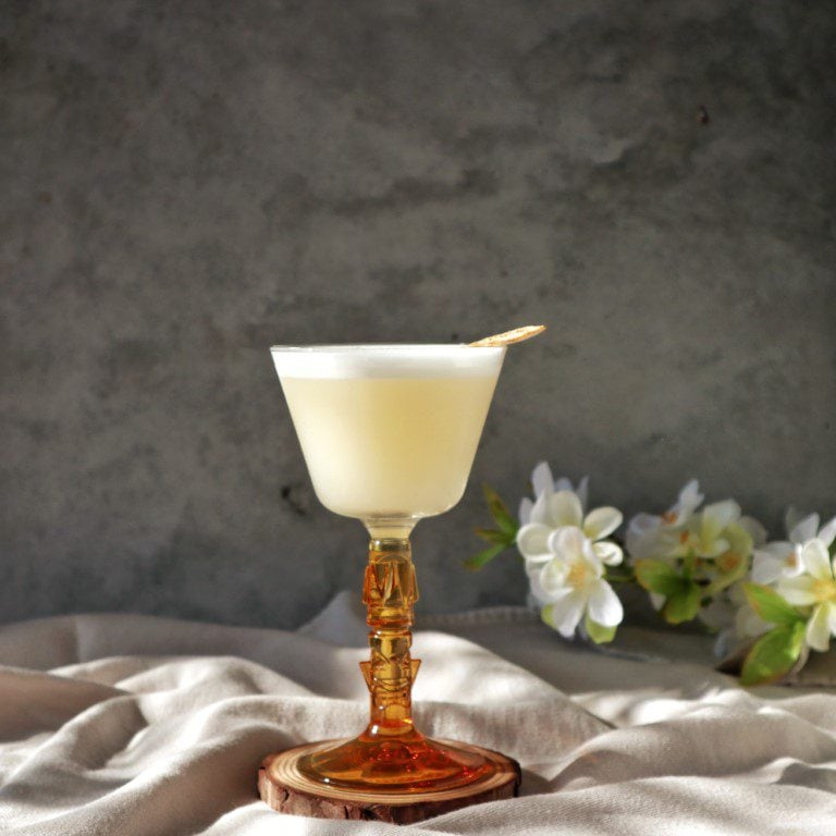 gin cocktail white lady
