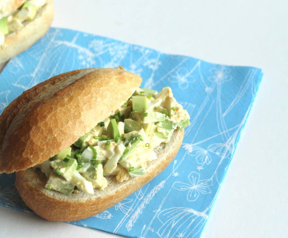 Eiersalade met avocado en bieslook