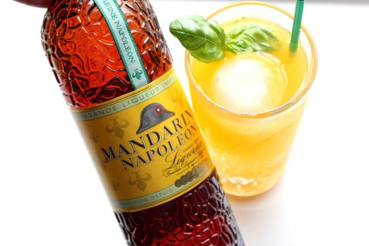 Mandarine Napoléon Mango cocktail