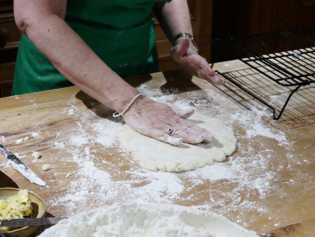 De smaken van Noord-Ierland - Brood bakken met Tracey van NI Foodtours