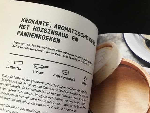 Krokante aromatische eend met hoisinsaus en pannenkoeken