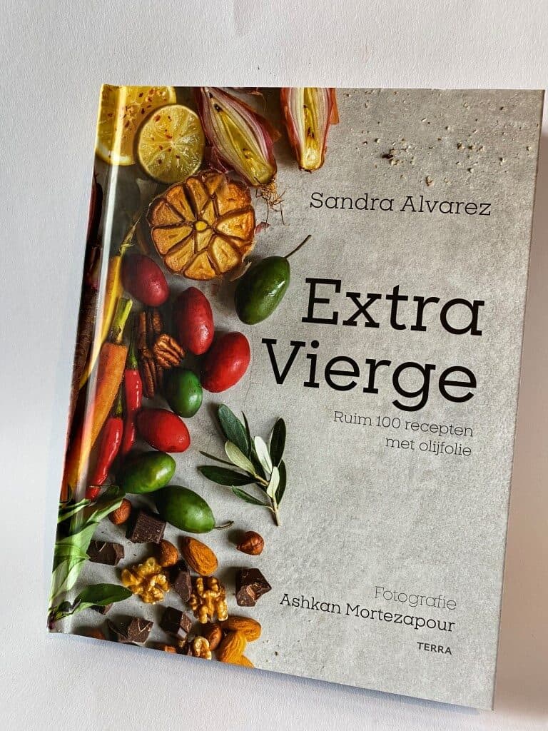 Review: Extra Vierge - Sandra Alvarez