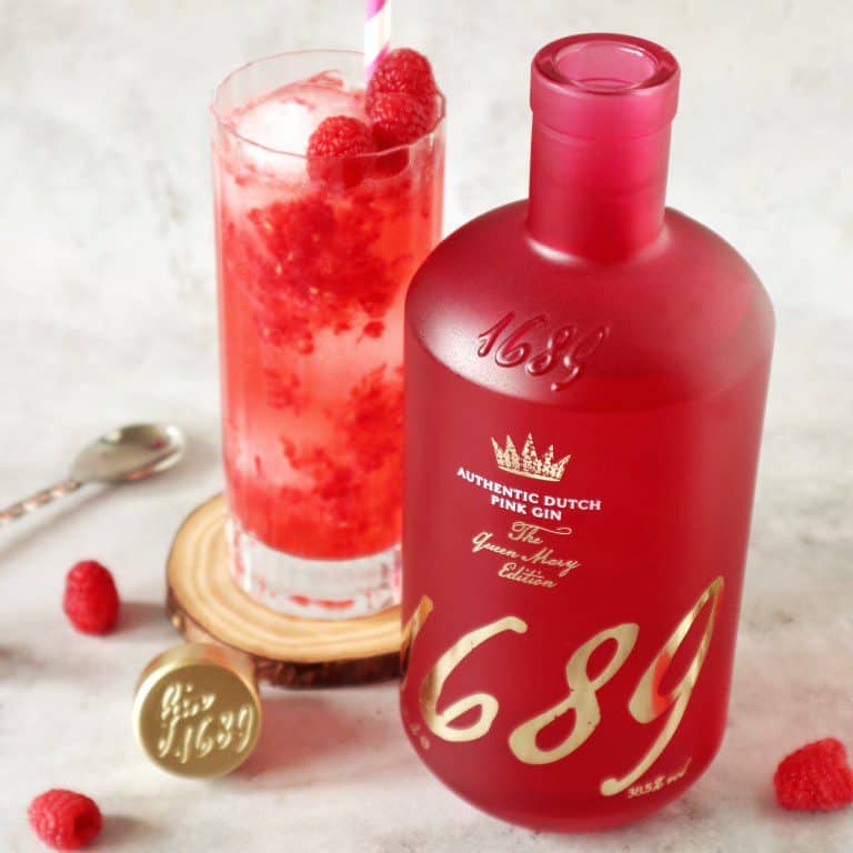 zomerse cocktails met gin - Pink Gin 1689