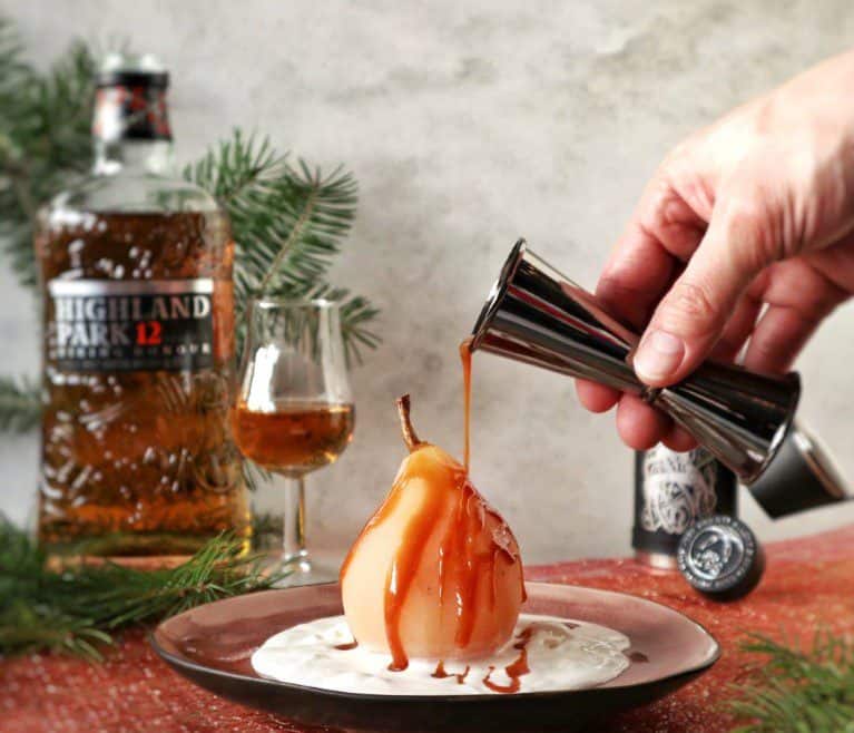 Stoofperen in appelsap met Highland Park whisky caramelsaus