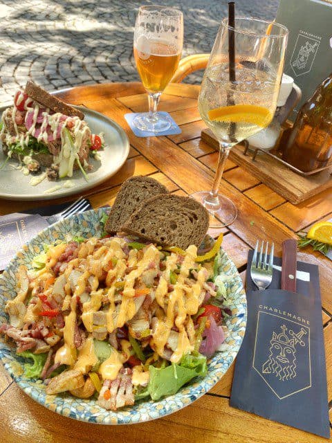 10 tips om te eten en drinken in Maastricht! - Café Charlemagne