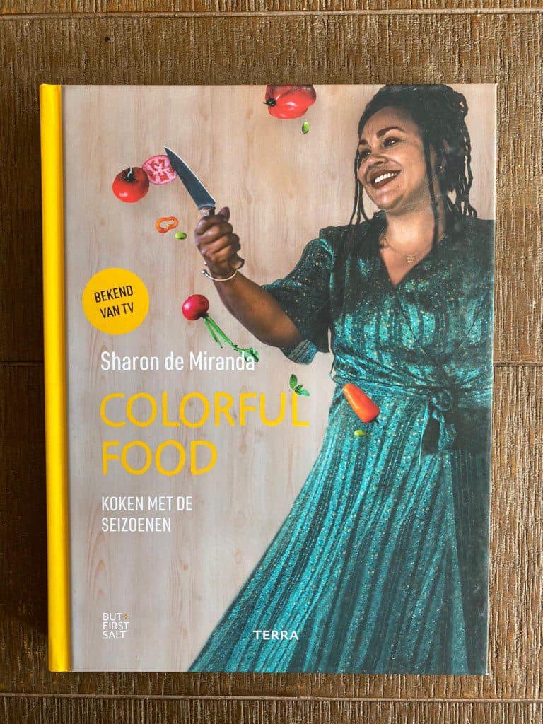 Review Colorful Food – Sharon de Miranda