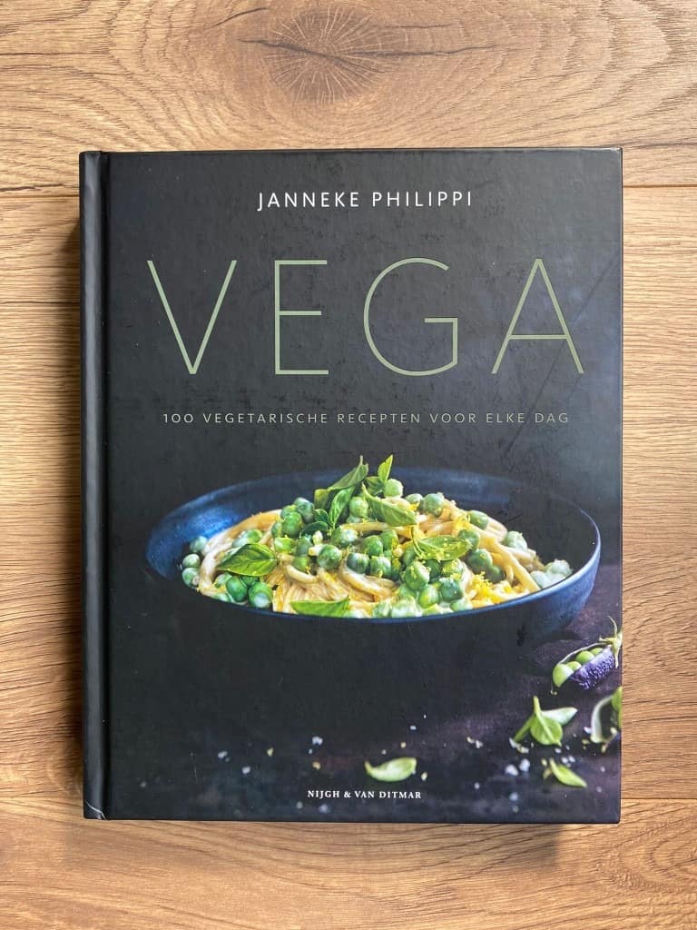 Review VEGA – Janneke Philippi